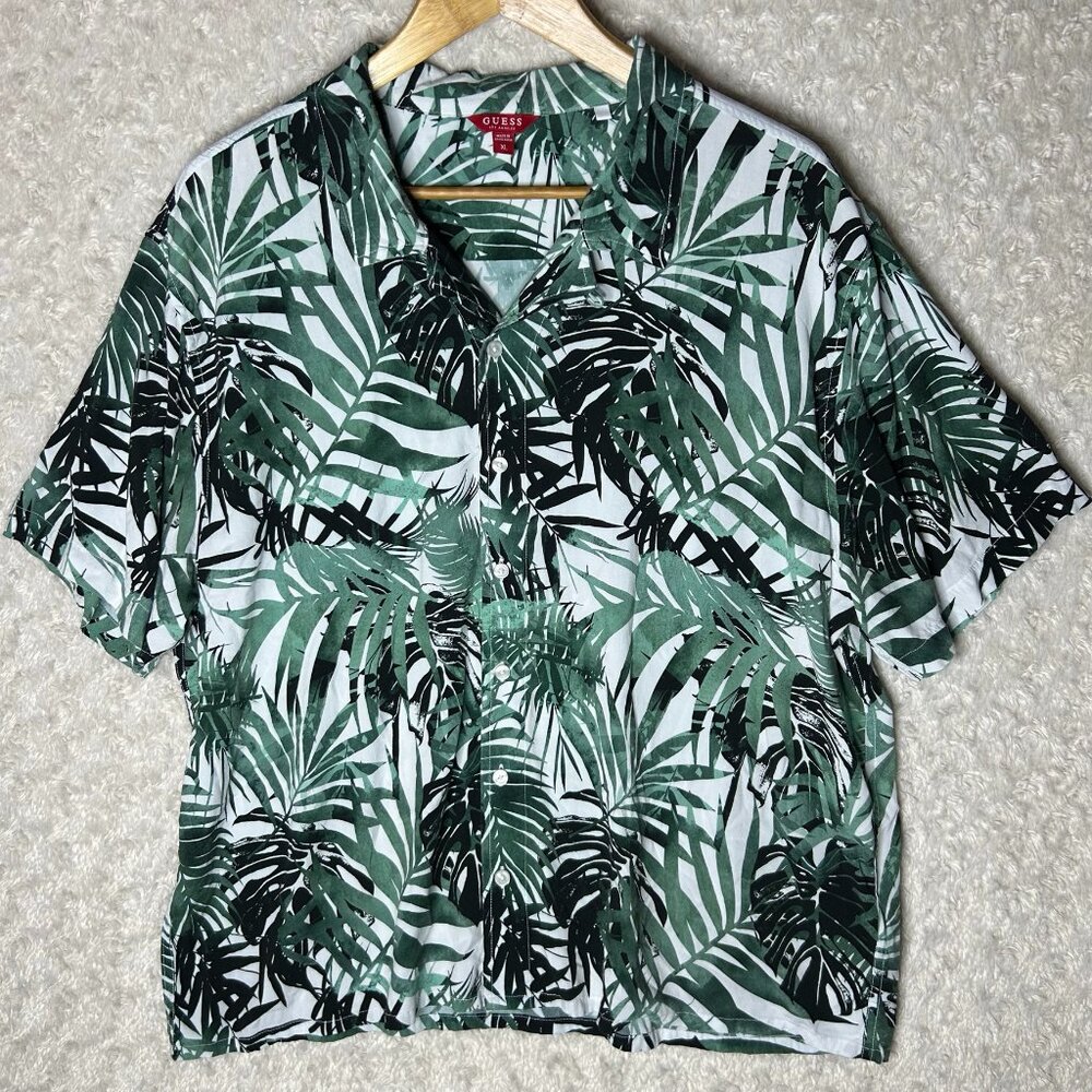 Guess Hawaiian Men’s Medium Button Up Short Sleeve Shirt Sage Green Beachy Palm
